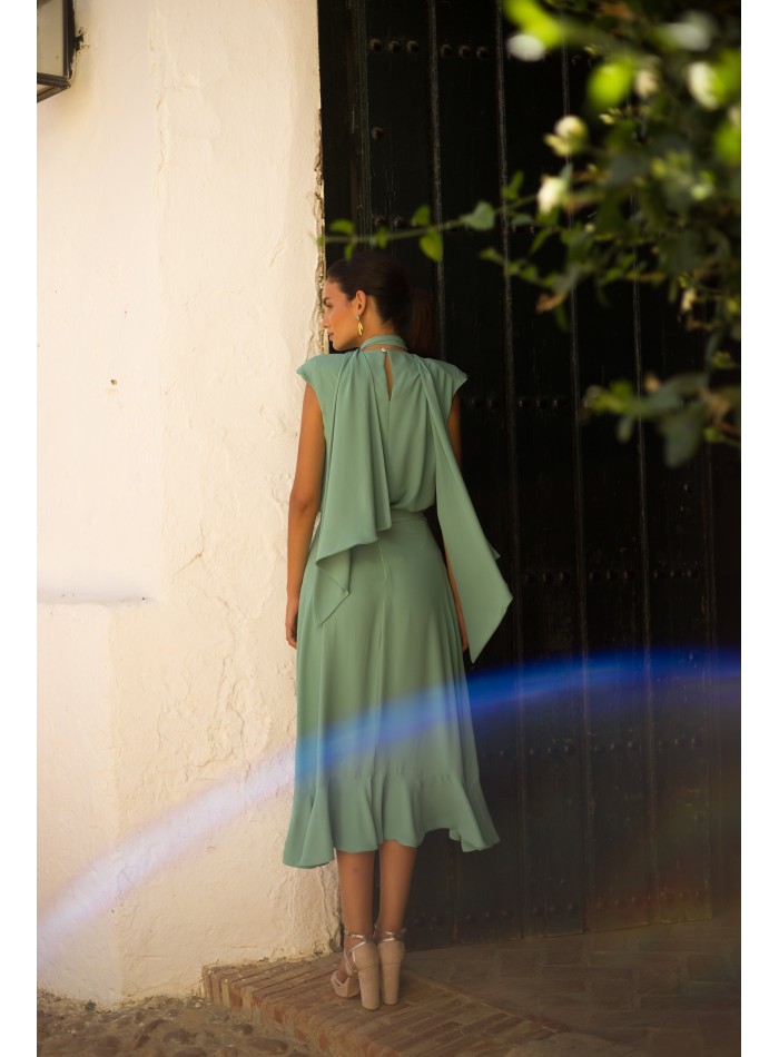 Conjunto top y falda cruzada con vuelo verde agua