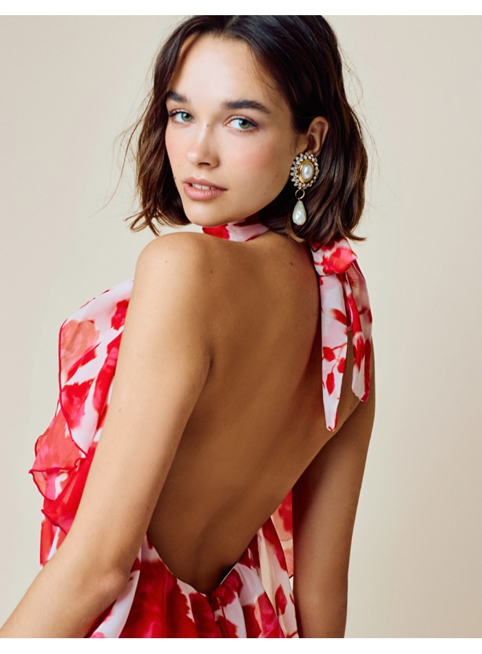 Vestido de fiesta largo vaporoso estampado con cuello halter y espalda descubierta para invitada