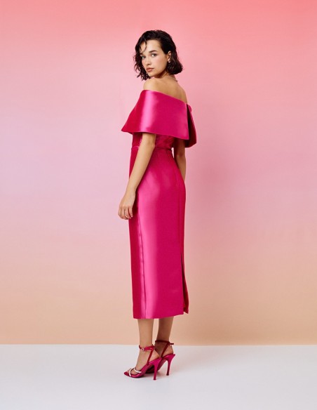 Robe de soirée midi avec encolure bardot et détails de Ceintures