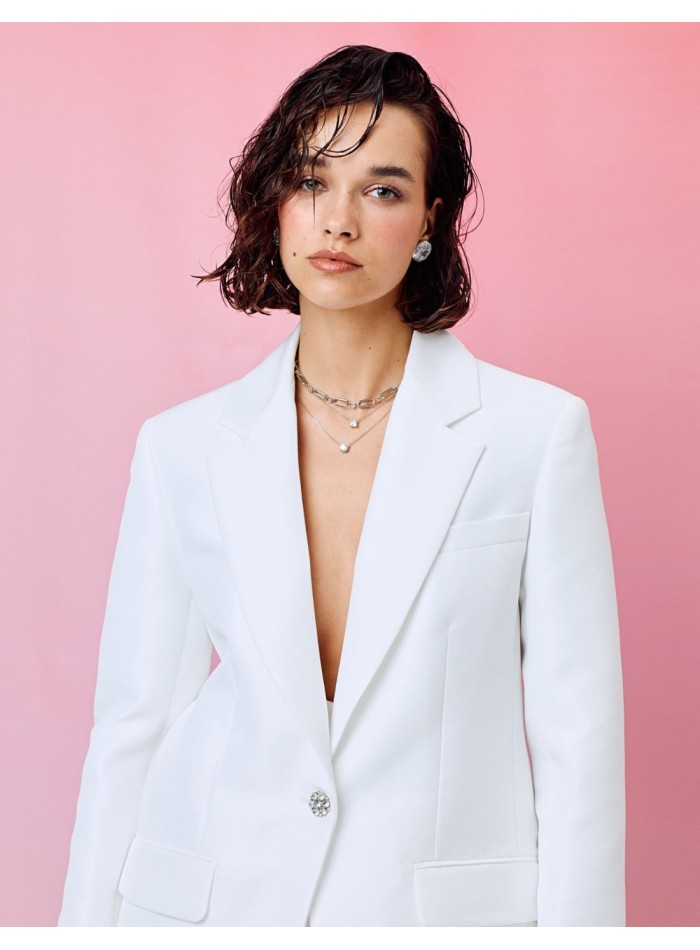 Chaqueta estilo blazer blanca con solapas y...