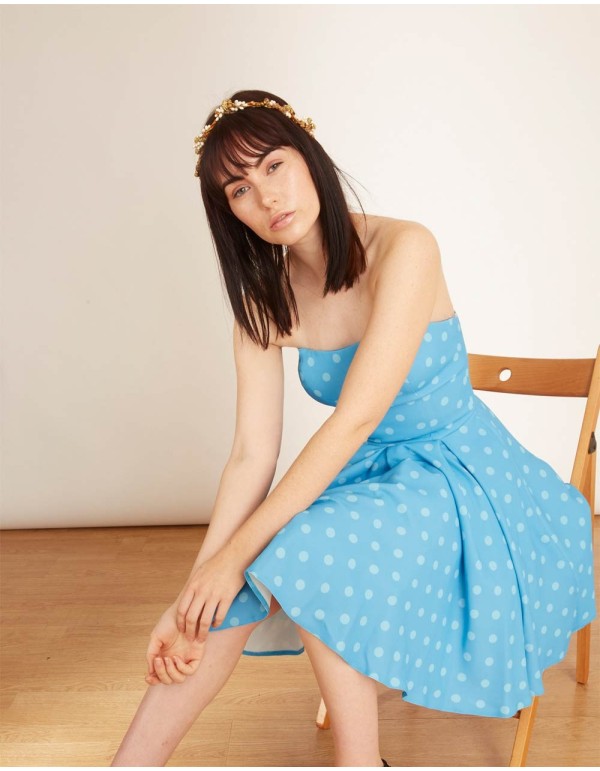 Vestido de cóctel de lunares para invitadas a bodas de mañana