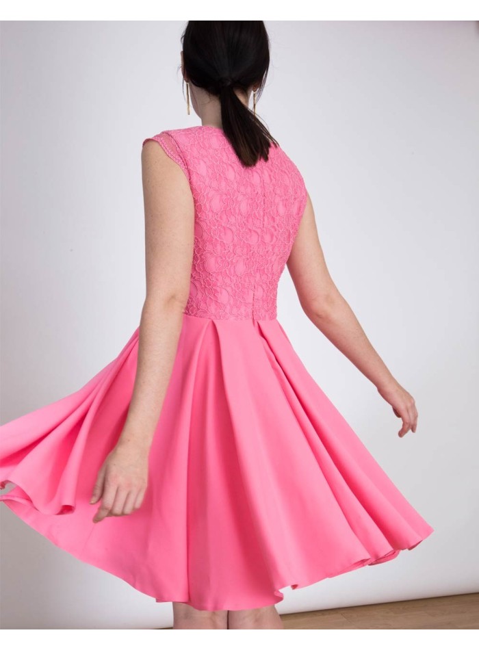 Lace cocktail dress in pink Lauren Lynn London - 3