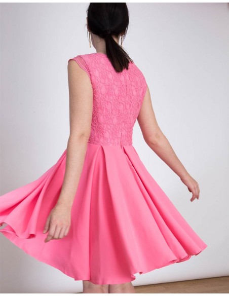 Lace cocktail dress in pink Lauren Lynn London - 3