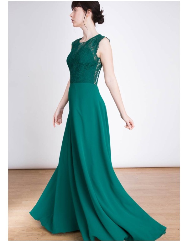 Vestido de fiesta largo verde con cuerpo  de encaje y espalda al aire INVITADISIMA