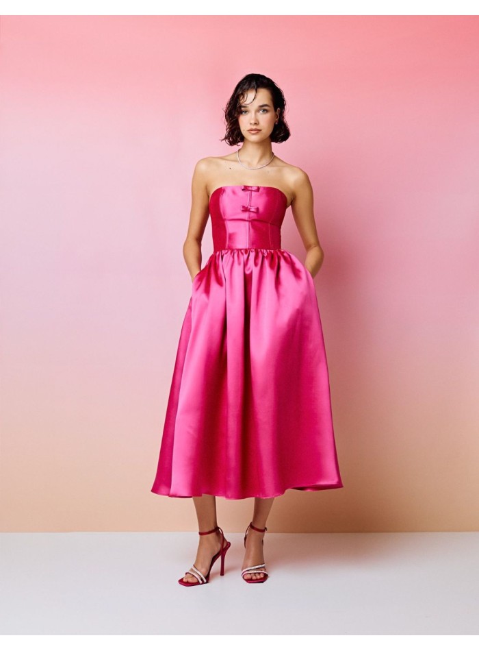 Robe de soirée midi avec encolure bandeau et...