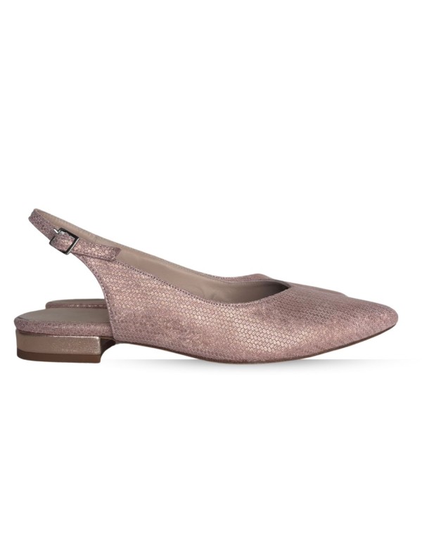Ballerina flat ballerina in textured pale pink leather...