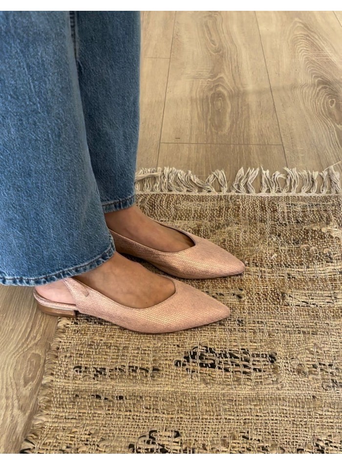 Ballerina flat ballerina in textured pale pink...