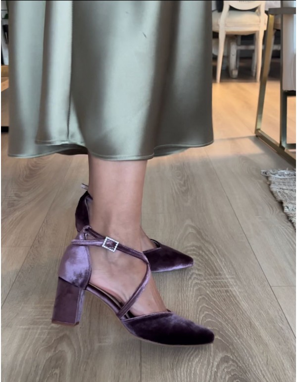 Purple velvet party shoes with wide heels 2