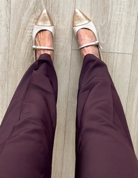 Ballerine en cuir avec détails métalliques