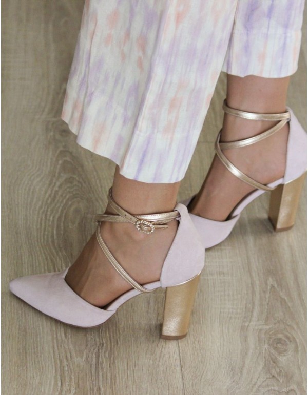 Pink suede party shoe with gold details 2