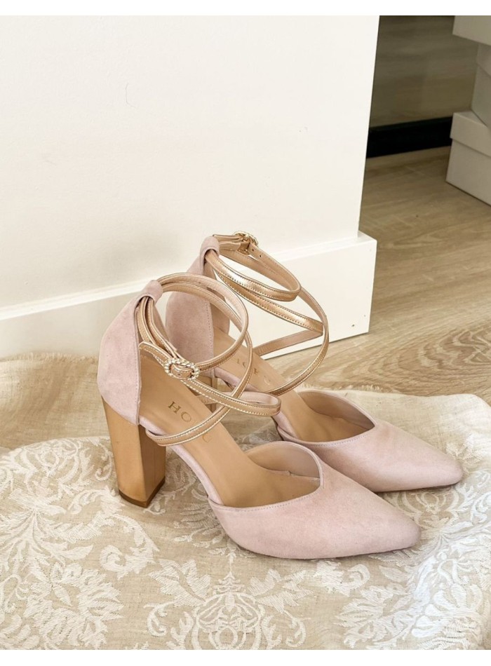 Pink suede party shoe with gold details