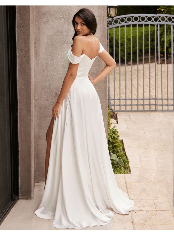 Robe de mariée avec encolure bandeau et jupe à...