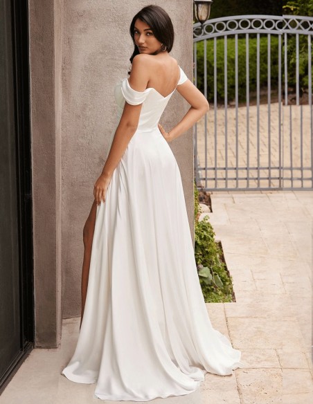 Robe de mariée avec encolure bandeau et jupe à volants