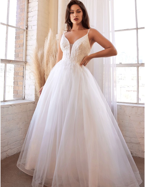 Vestido de novia con corpiño de pedrería y falda de tul 2