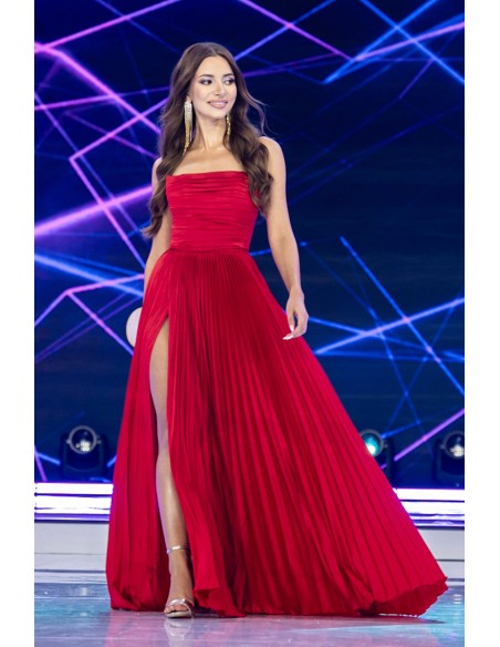 Robe longue de fête en rouge avec jupe plissée et corsage drapé