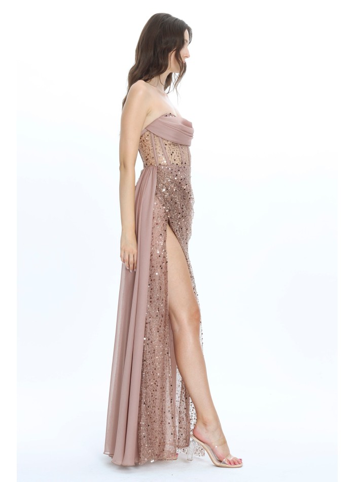 Robe longue de fête avec encolure sans...