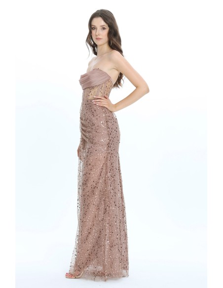 Vestido de fiesta largo con escote palabra de honor y tejido brillante