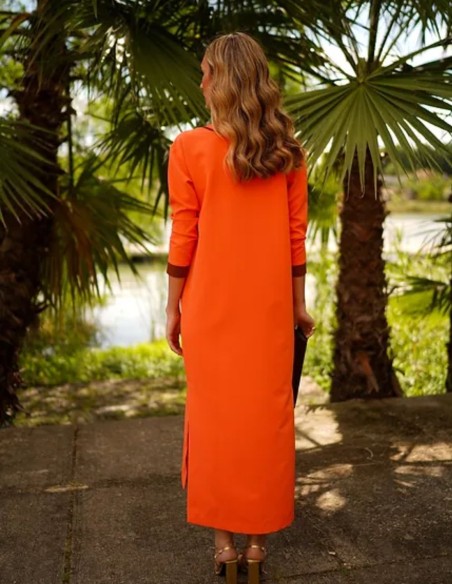 Robe d'invité de style kaftan orange avec détails noirs