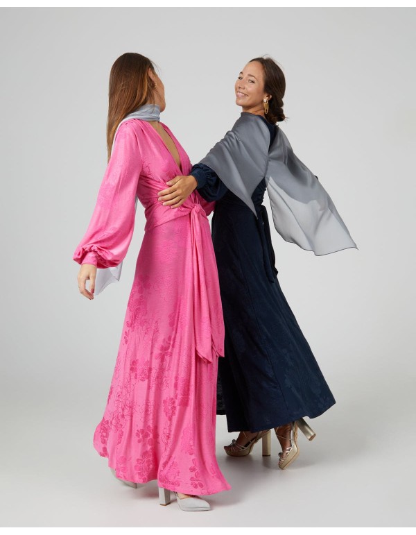 Multiposition short party cape in silver chiffon 2