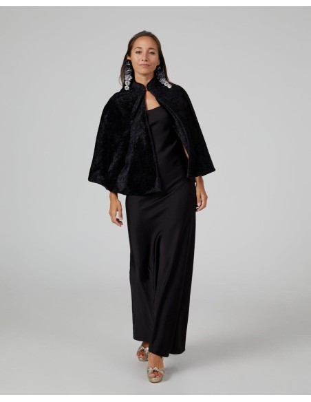 Short black velvet coat with button closure