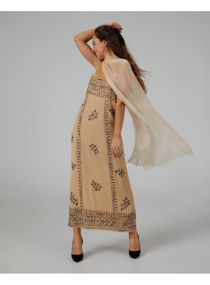 Long cape in light gold cationic double thread...