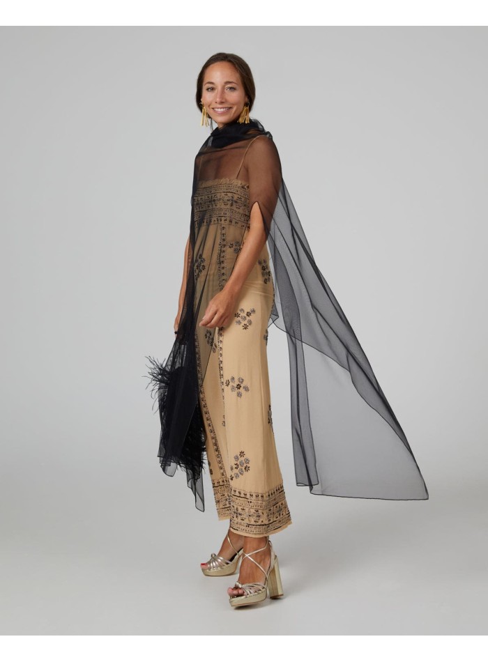 Longue cape de fête en tulle noir avec fentes...