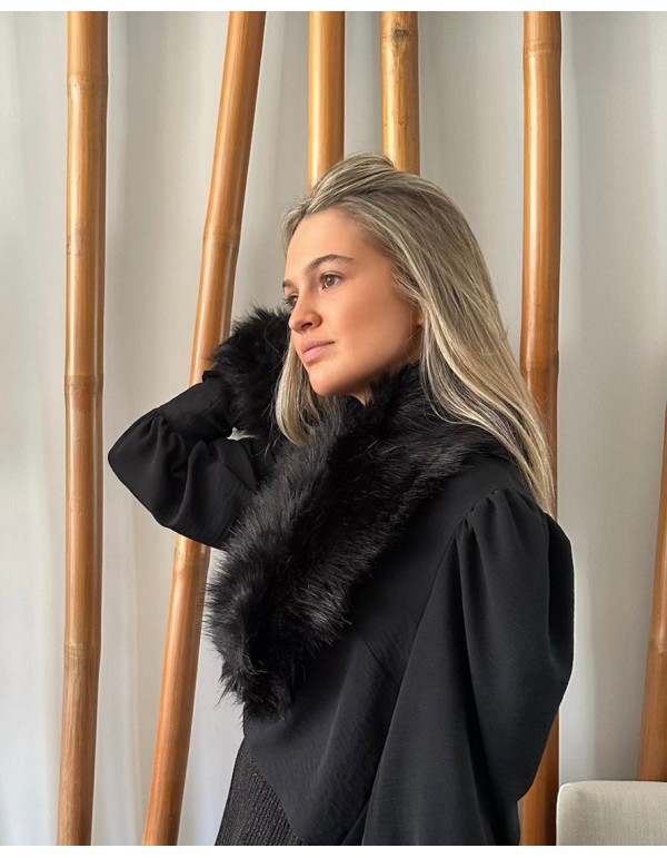 Party collar wrap in black fur 2