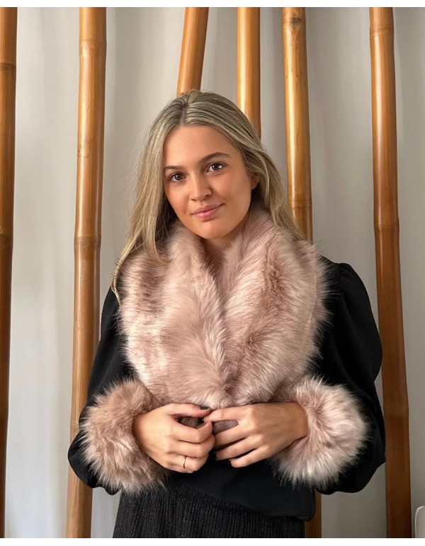 Pink-nude synthetic fur cuffs