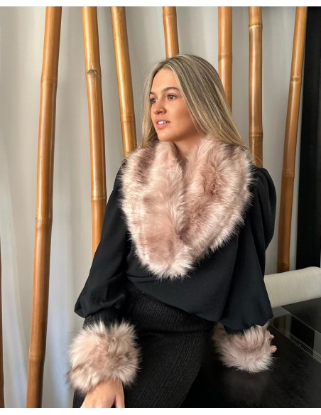 Pink-nude synthetic fur cuffs