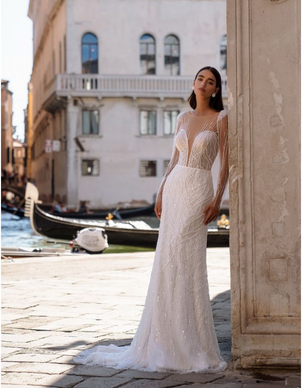 Robe longue de mariée à coupe sirène brodée de strass