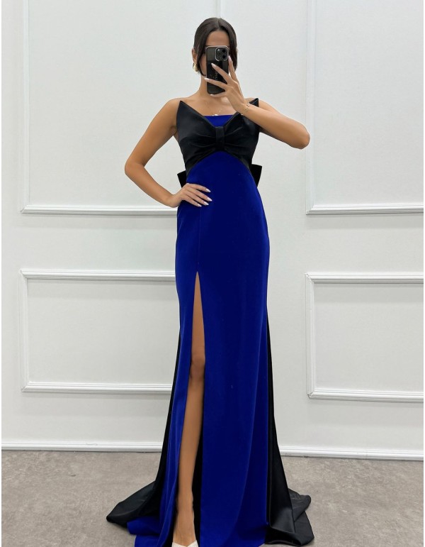 Robe longue de fête avec encolure à nœud et traîne