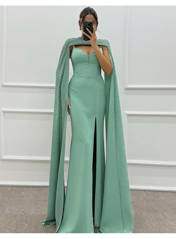 Robe longue de fête avec manches cape et...