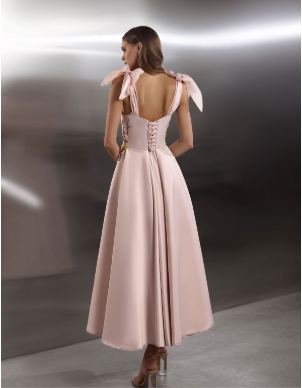 Robe de soirée midi avec corsage brodé de fleurs et... 2