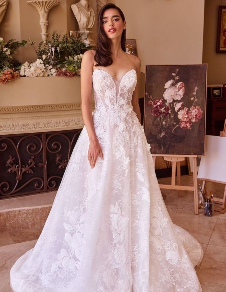 Robe de mariée en dentelle au décolleté en cœur